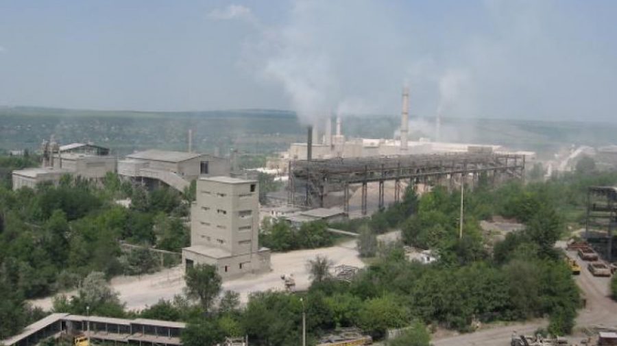 Uriașul metalifer care înădușă Moldova cu fum speră să-și repornească furnalele la turații maxime