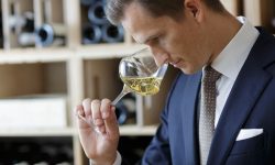 Cel mai bun somelier din lume 2023 a fost ales dintr-o țară europeană care nu produce vinuri