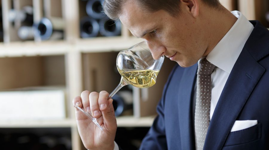 Cel mai bun somelier din lume 2023 a fost ales dintr-o țară europeană care nu produce vinuri