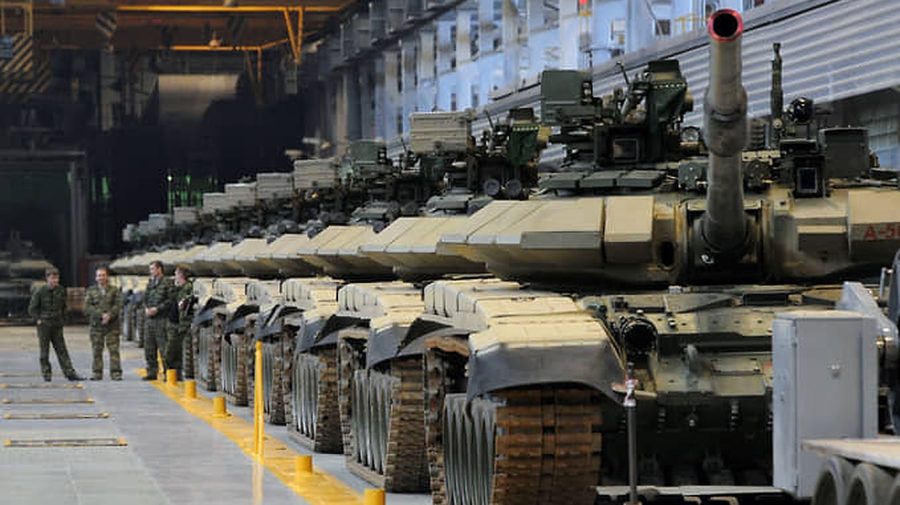 Industria rusă nu poate face față cererii de arme pentru războiul din Ucraina. Putin apelează la aliați dubioși