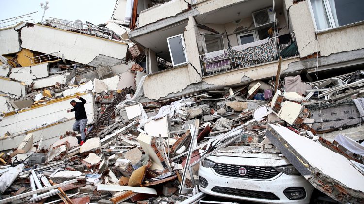 Bilanţul teribil al cutremurului din Turcia a trecut de 15.000 de morţi