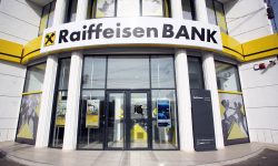 Raiffeisen Bank se trezeşte blocată în Rusia. Are profituri record dar nu le poate scoate din ţară