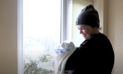 VIDEO Medicii au fost îngerii mei păzitori: Istoria Alinei, refugiată din Ucraina care a născut în Moldova