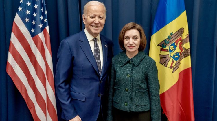 FOTO Maia Sandu s-a întâlnit cu Joe Biden în Polonia. L-a invitat în Republica Moldova