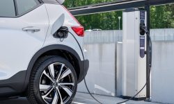Revoluţia electrică: Toyota va vinde 1,5 milioane de vehicule electrice până în 2026 şi va lansa 10 modele noi
