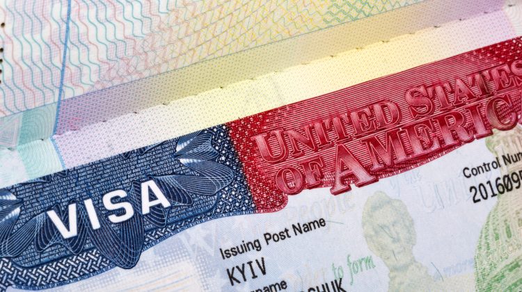 Fără viză în SUA. Data de la care va fi posibil ca moldovenii cu cetățenie română să plece în America