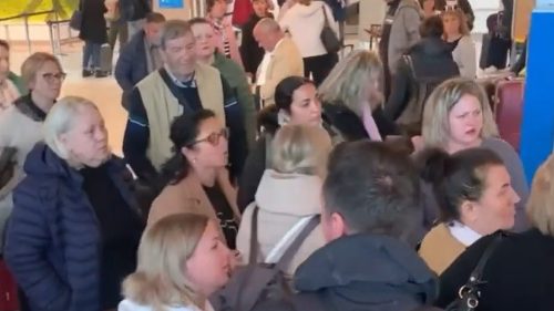 Ai zbor la 6 dimineața? Aeroportul te invită să-ți începi noaptea în terminal