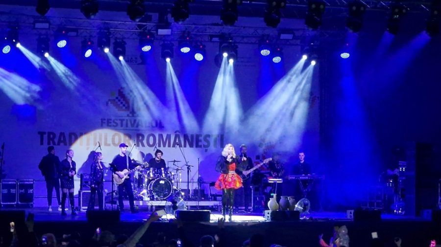 VIDEO EMOȚIONANT! Loredana Groza la Festivalul Tradițiilor Românești din Chișinău: „Sângele apă nu se face”