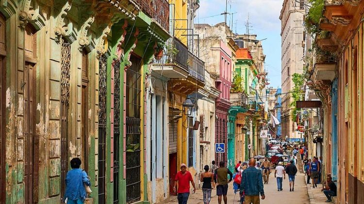 Cuba deschide larg ușa investitorilor ruși, oferindu-le tratament preferențial. În URSS exista și port