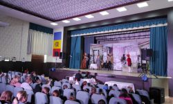 „Teatru pentru toți copiii” a adus magia poveștilor și basmelor românești în viața micuților din Moldova