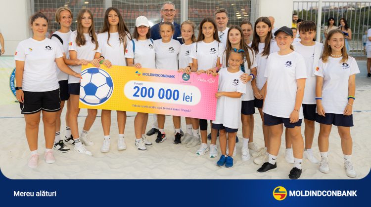 Moldindconbank susține echipa de fotbal feminin ”Pudra” care a primit 200 000 de lei