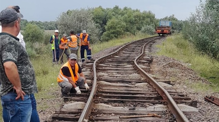 Autoritățile alocă 60 de milioane pentru calea ferată a lui Voronin, înghițită de alunecările de teren