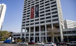 Băncile turceşti se prăbuşesc după decizia băncii centrale de a reduce instrumentul de depunere menit să susţină valuta