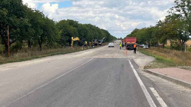 Un rege al asfaltului și o companie turcă vor reabilita 40 de km drum de la Soroca la frontiera cu Ucraina