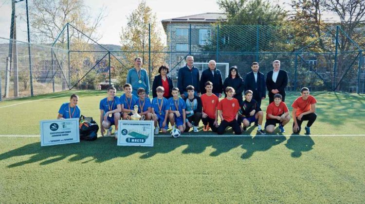 A.S.I.C.S. și ambasada Bulgariei au inaugurat terenul de minifotbal de la Liceul ”Olimpii Panov”, Taraclia