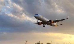 Compania aeriană a unui moldovean obține licență pentru zboruri către Canada