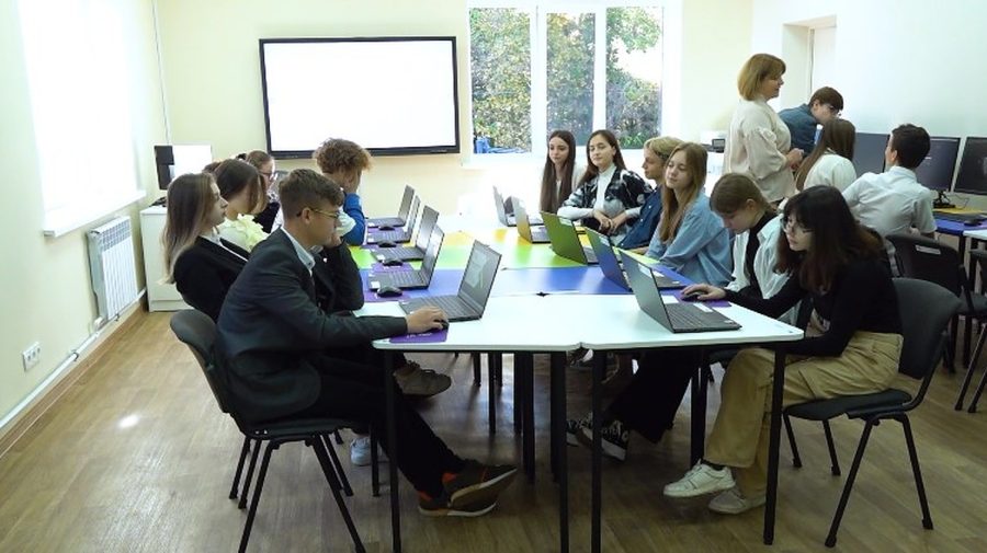 VIDEO Un nou laborator digital, inaugurat la Liceul Teoretic Bulgar „Vasil Levski” din Chișinău