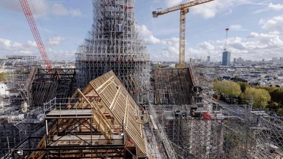 Cu 1000 de oameni zilnic pe șantier, Catedrala Notre Dame din Paris se va redeschide pentru public în 2024