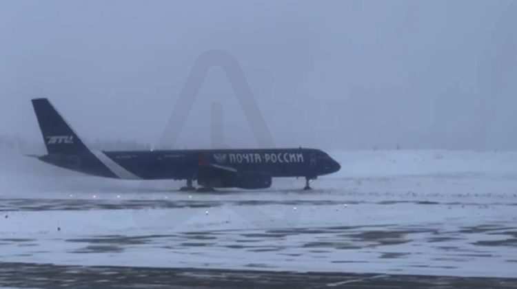 VIDEO Imagini dramatice! Avioanele ies de pe pistele de aterizare. Piloții se plâng de aerodromurile proaste din Rusia