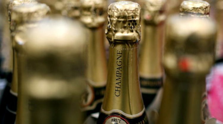 Producătorii de șampanie i-au „îmbătat” pe lorzii britanici! Vânzările, la cel mai ridicat nivel din ultimii 5 ani
