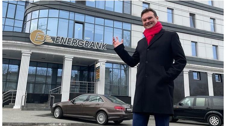 Un bancher din România vrea să facă „revoluție” la o instituție financiară din Republica Moldova