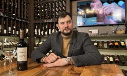 VIDEO Sommelierul Mihai Druţă: „Sfăditele – un vin foarte plăcut şi interesant”