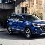 Mașinile se scumpesc din nou! Guvernul majorează accizele și introduce taxă pentru electrice