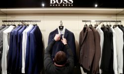 Retailerul de modă Hugo Boss părăsește Rusia, după ce a ajuns la un acord de vânzare