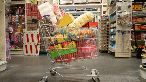 Inflația din farfurie: România ajunge campioana scumpirilor la alimente, Moldova depășește media UE