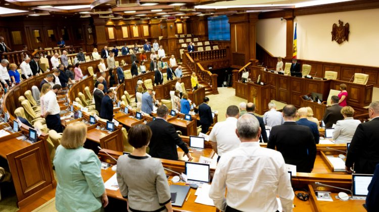 Parlamentul a votat în prima lectură modificarea accizelor pentru produsele de tutun și cele conexe