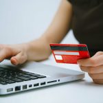 Cash-ul nu mai e rege! Moldovenii au făcut aproape 92 de milioane de plăți fără numerar