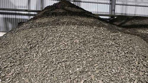 Paradox economic! Moldova vinde tone de șrot în offshore, dar cumpără furaje la preț de aur