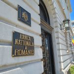 Leul se clatină! Euro ar putea exploda la 8 lei în plină criză politică