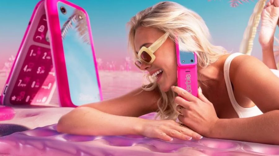 Proprietarul mărcii Nokia lansează telefonul Barbie pentru 130 de dolari, fără internet