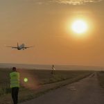 Turbulențe în aviație! O companie low cost avertizează asupra unui val de falimente