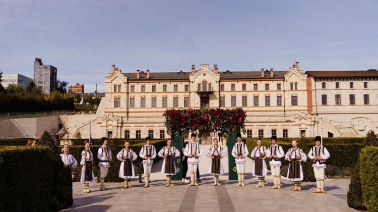 Ziua Vinului cu “Show Must Go On” la Castel Mimi – vin nelimitat şi îndrăgita cântăreaţă Zinaida Julea