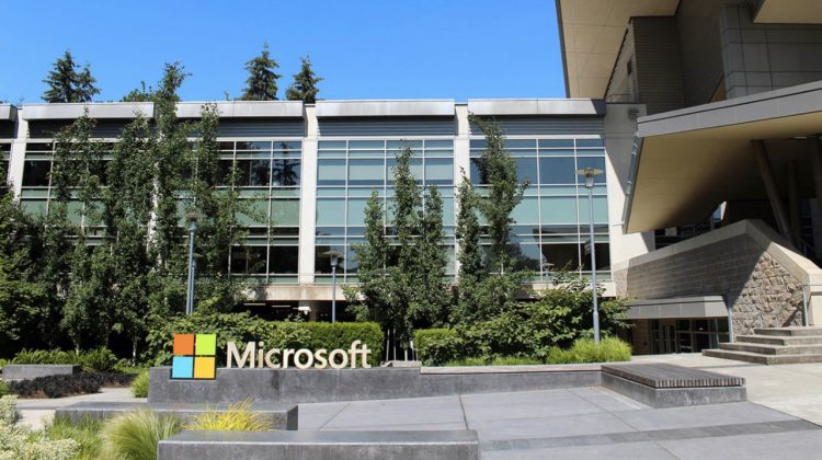 Companiile rusești, lovite în moalele capului! Microsoft le decuplează de la serviciile cloud