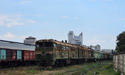 CFM, înglodată în datorii de sute de milioane de lei, scote la vânzare vagoane și locomotive ruginite