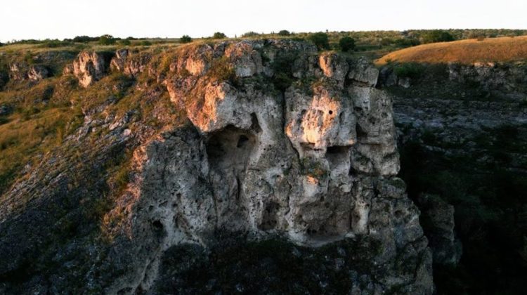 Sfinxul de la nord, grota din paleolitic și reciful de corali al Moldovei: Descoperim Costeștiul din Valea Prutului