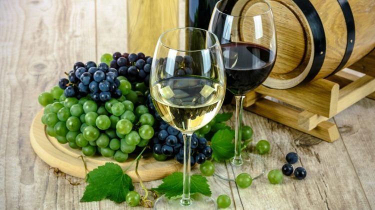 Vremea nefavorabilă va duce la scăderea producţiei de vin a Franţei, în 2024