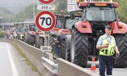 Agricultorii francezi intenţionează să reia protestele ample faţă de politica agricolă a UE