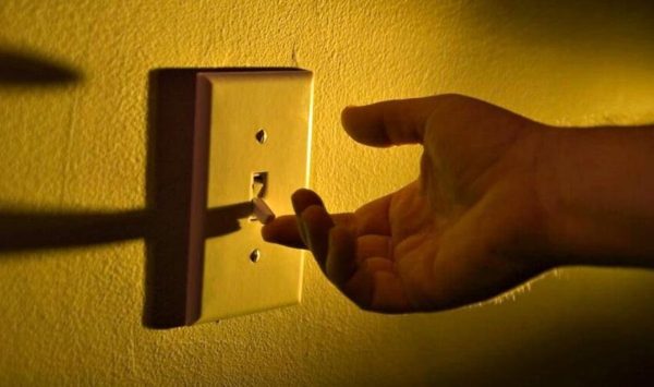 Moldova rămâne din nou fără suficientă lumină: autoritățile vor apela la energia de avarie