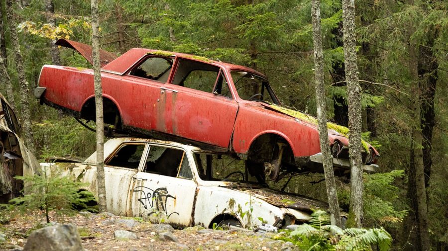 Dezastru pe drumurile Moldovei! O treime din mașini sunt fantome abandonate