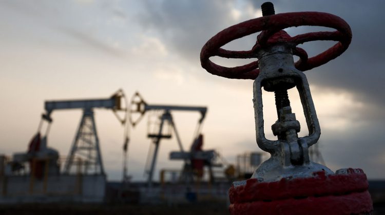 Petrolul rusesc se prăbușește! Urals scade sub 55$ după decizia OPEC+