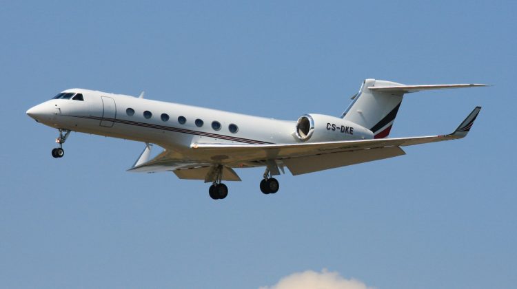 Escadrila VIP! Avioane scumpe și elicoptere militare la Chișinău pentru o întâlnire de gradul zero cu Zelenski