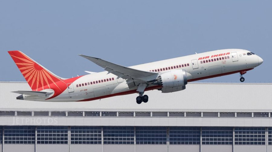 Groază în aer și panică pe bursă. Boeing pierde 8% după catastrofa din India