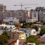 Statul a rămas „proprietar” pe mii de blocuri. Guvernul intră cu buldozerul cadastral