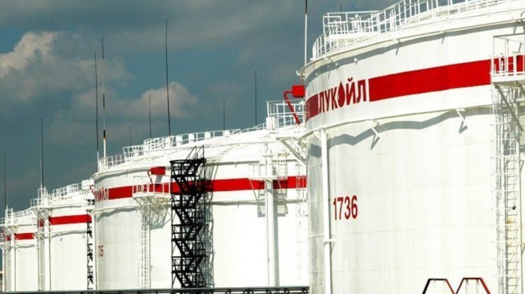 Lovitură în plexul financiar al Kremlinului. Lukoil și petroliere de 24 miliarde de dolari, blocate