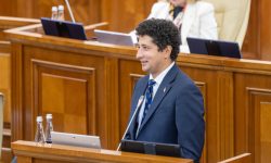 „Vorbiți cu taxiștii!” – noua metodă a lui Radu Marian de calcul al salariului mediu de 1000 de euro în Chișinău