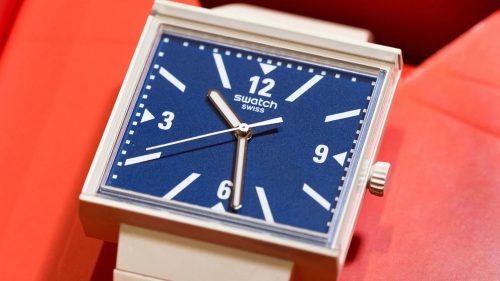 Industria de lux lovește înapoi: Swatch ironizează taxele de 39% cu un ceas „provocator”